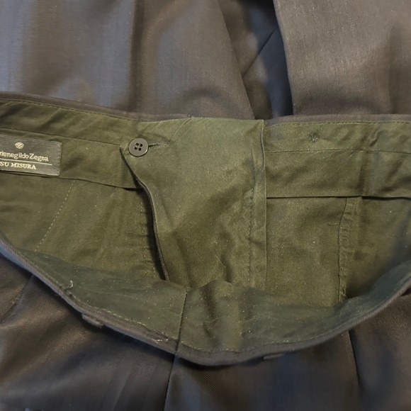 Ermenegildo Zegna (Su Misura) Trofeo Men's 100% Wool Suit. - Picture 16 of 16